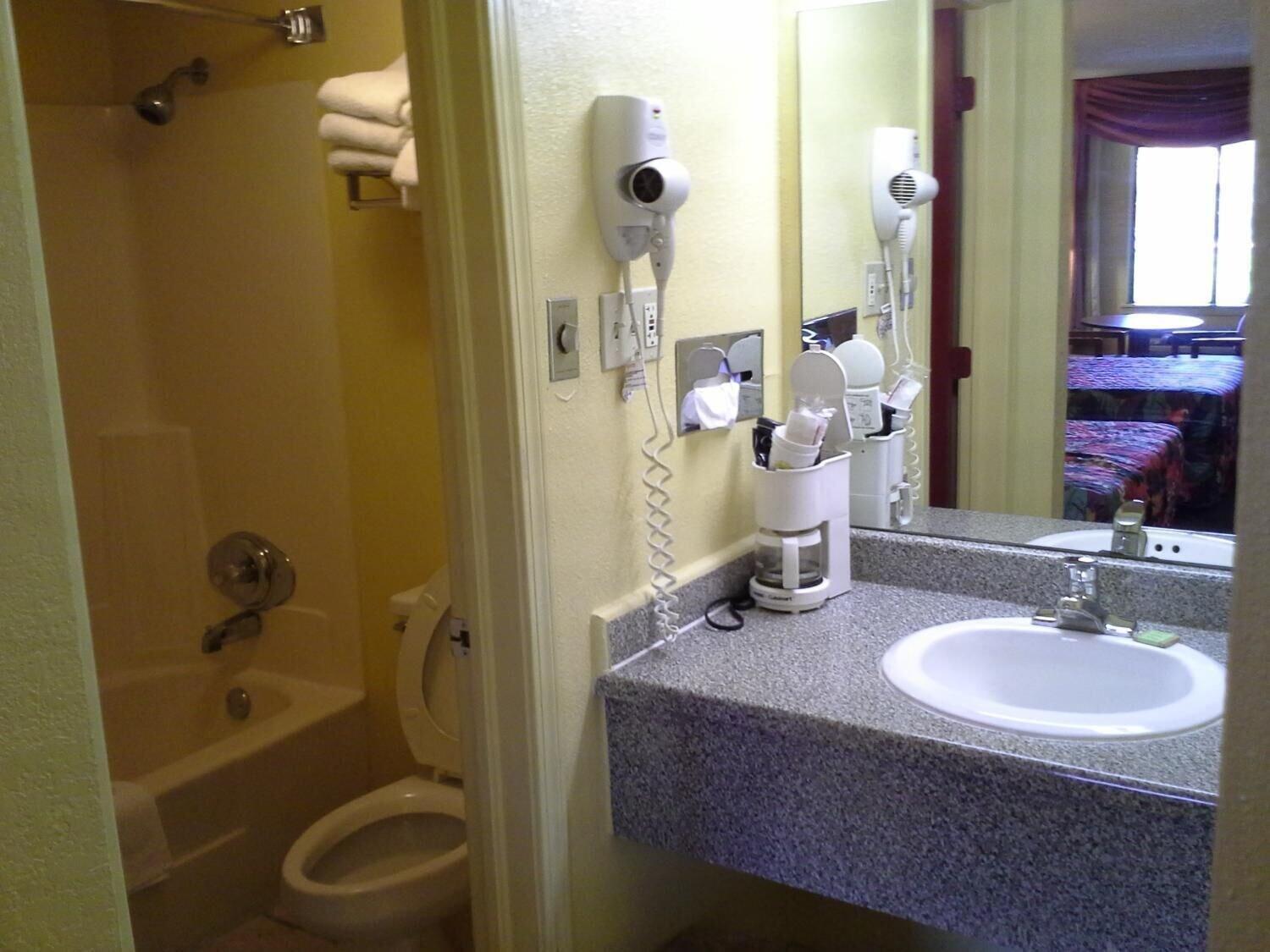 Travelodge by Wyndham Tulsa Eksteriør billede