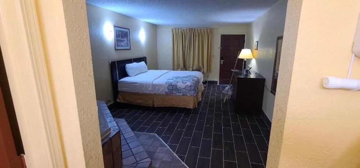 Travelodge by Wyndham Tulsa Eksteriør billede
