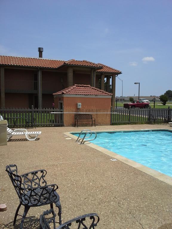 Travelodge by Wyndham Tulsa Eksteriør billede